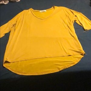 High low 3/4 sleeve mustard top